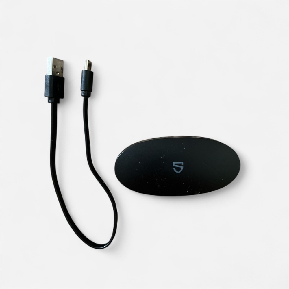 Soundpeats - Black Wireless Earbuds with Charging Cable